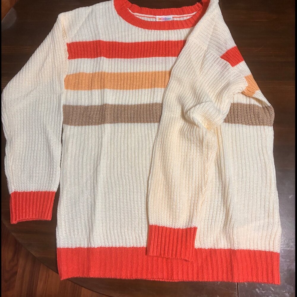 NWOT LuLaRoe Mariah Sweater Small